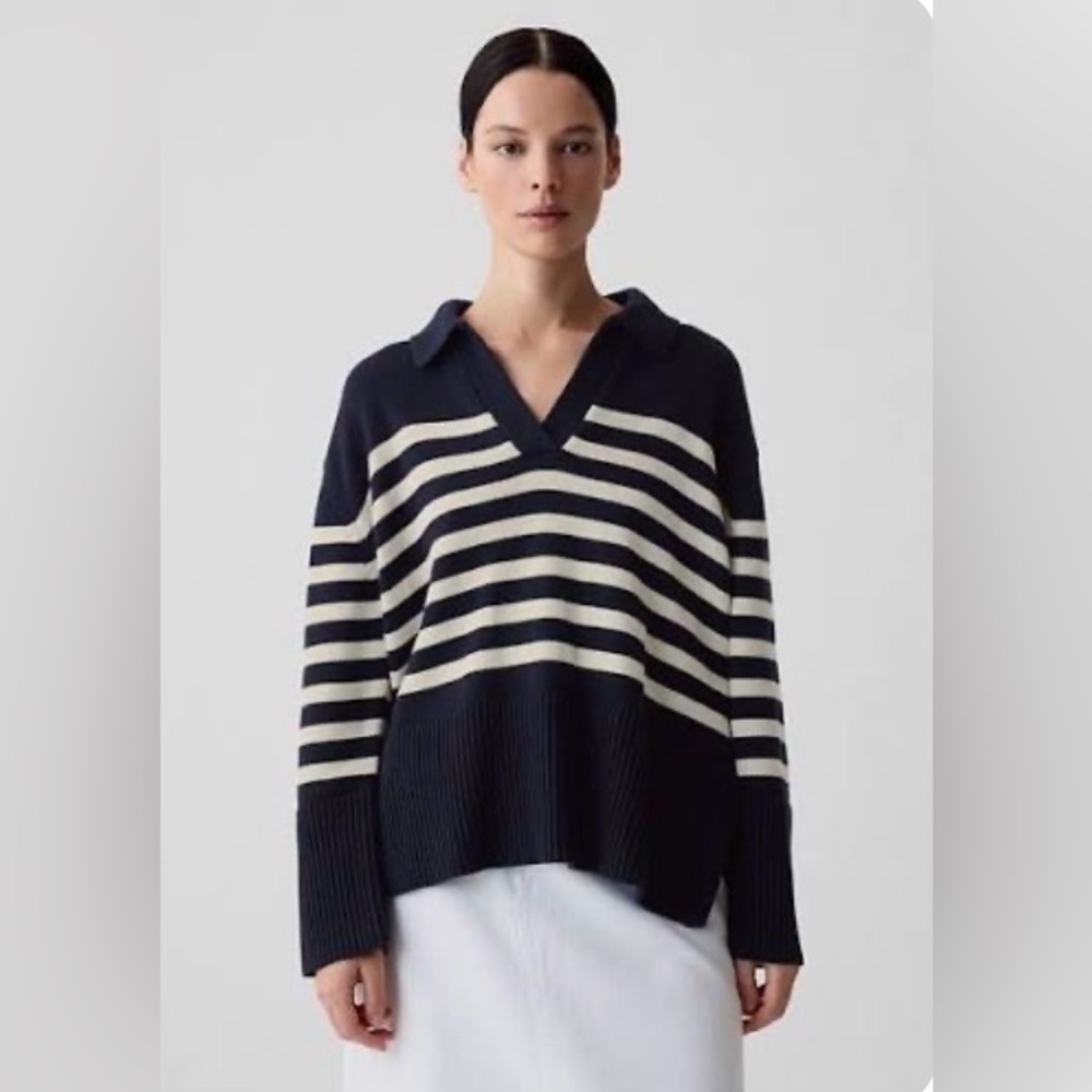 GAP 24/7 Split Hem Sweater
